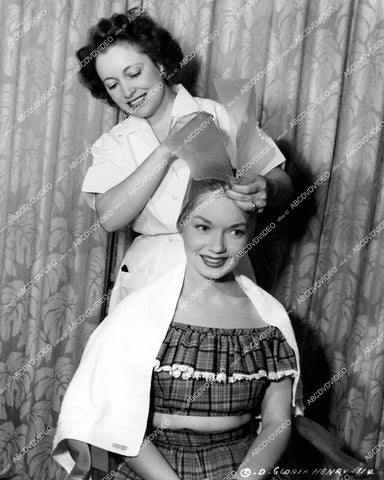 crp-15232 1949 Gloria Henry w Columbia Pics hair stylist Helen Hunt gets works film Rusty Saves a Life crp-15232