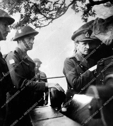 crp-15256 1942 WWII actor David Niven joins ranks British army w Gen Sir Bernard C.T. Paget somewhere in England crp-15256