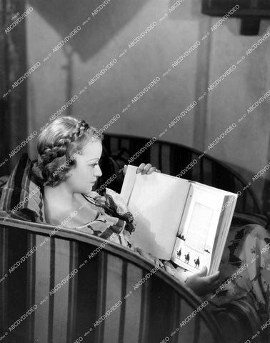 crp-15317 1930's pretty girl reading a book (looks like Anne Shirley) crp-15317