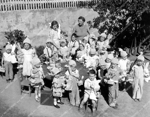 crp-15409 1930's bunch of kids at school prepare for Easter Egg hunt crp-15409