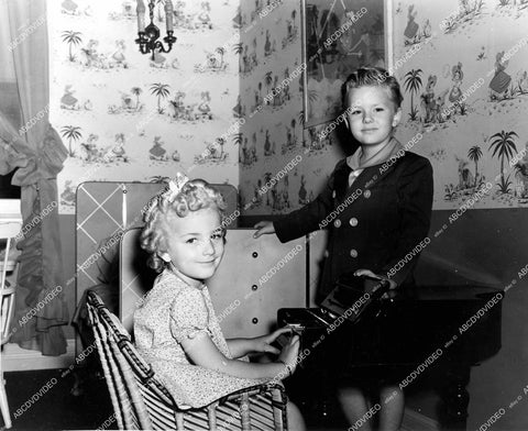 crp-15568 1940 candid child stars Gloria de River, Larry Simms film Bachelor's Babies crp-15568