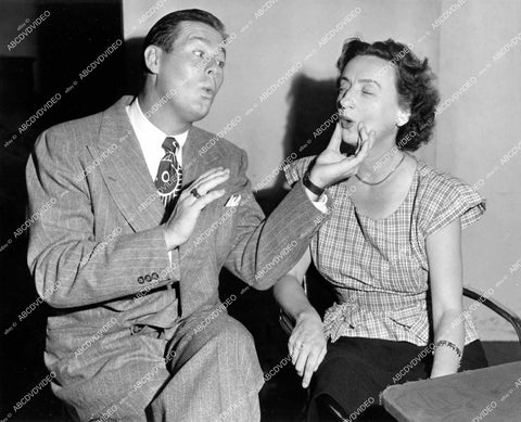 crp-15581 1940's candid Jack Carson (I think) and some actress crp-15581