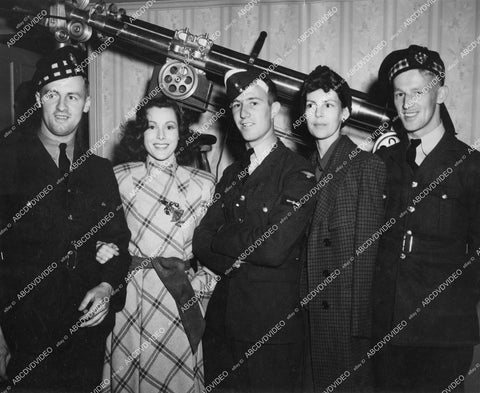 crp-15682 1942 Frances Dee w Scottish fliers on set film Meet the Stewarts crp-15682