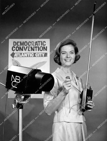 crp-15759 1964 NBC news correspondent Nancy Dickerson at democratic national convention black beam sound radio transmitter crp-15759