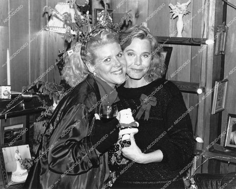 crp-15776 1990's Susan Dey and friend at Christmas party crp-15776