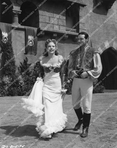 crp-15781 1952 beautiful Gale Robbins & Anthony Dexter on set film The Brigand crp-15781