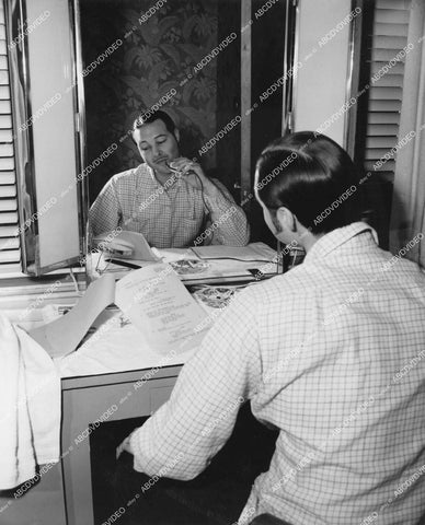 crp-15782 1951 candid Anthony Dexter shaving in his dressing room crp-15782