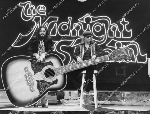 crp-01593 1976 music Seals & Crofts w giant guitar TV The Midnight Special crp-01593