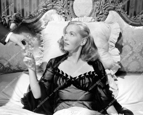 crp-15947 1957 beautiful Greta Gynt in bed film She Played with Fire crp-15947