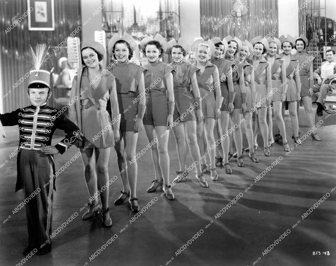 crp-16150 1934 unknown MGM chorus girls w toothbrushes (Betty Grable?) short subject film Mr Inquisitive (no IMDB) crp-16150