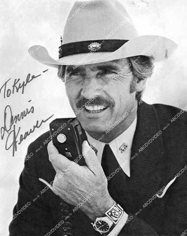 crp-16390 1970's Dennis Weaver portrait w genuine autograph crp-16390