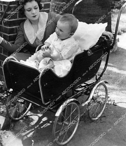 crp-16407 circa 1925 Lottie Pickford & baby w genuine autograph crp-16407