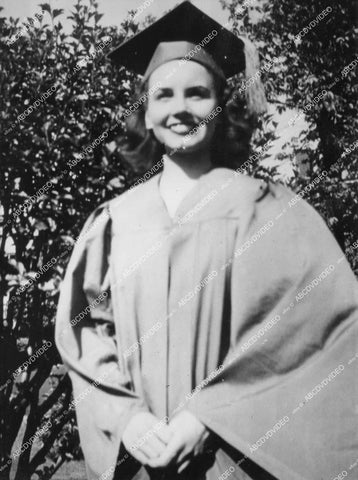 crp-16494 1941 17 yo Janet Blair graduates from High School crp-16494