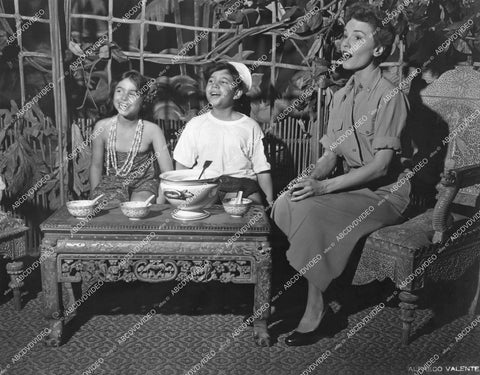 crp-16521 circa 1950 Janet Blair, Maria Migenes, John Migenes live stage play South Pacific crp-16521