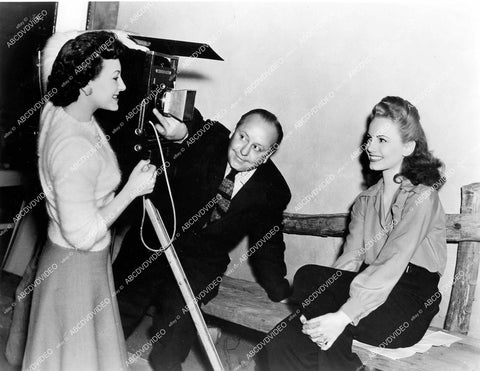 crp-16523 1942 Janet Blair posing for still photography w sister Louise & Bert Anderson film Two Yanks in Trinidad crp-16523