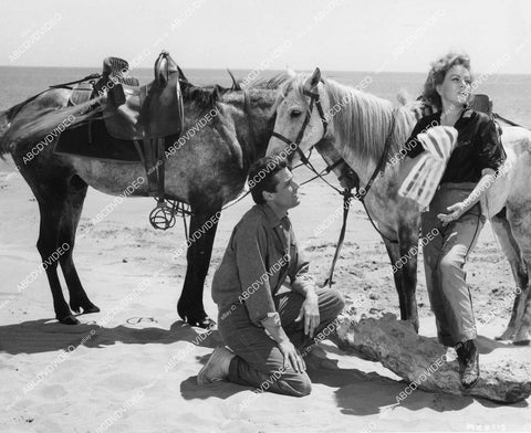 crp-01692 1963 Kerwin Mathews, Nadia Gray horsback ride at the beach Hammer film Maniac crp-01692