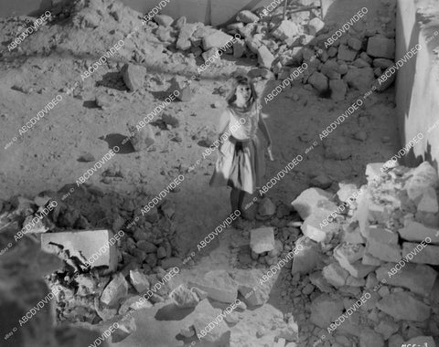 crp-01693 1963 Liliane Brousse in the ruins Hammer film Maniac crp-01693