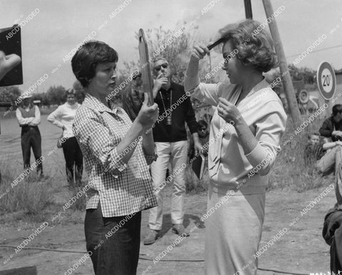 crp-01764 1963 candid Nadia Gray does quick makeup check on location Hammer film Maniac crp-01764