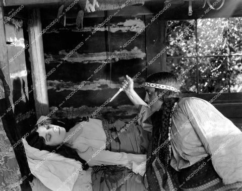 crp-17683 1918 Geraldine Farrar, Evelyn Axzell silent film The Hell Cat crp-17683