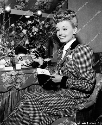 crp-17803 1946 Janet Blair at her makeup table film The Gallant Journey crp-17803