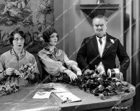 crp-17951 1928 Madge Bellamy, Lionel Belmore, Anita Garvin silent film The Play Girl crp-17951