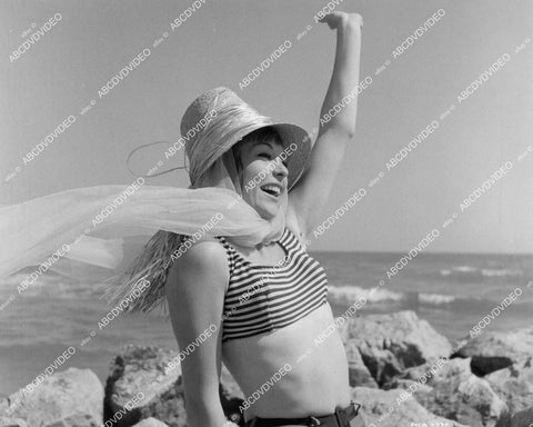 crp-01795 1963 Liliane Brousse out at the beach Hammer film Maniac crp-01795