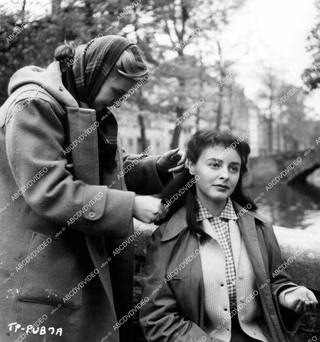 crp-18263 pretty Jeanette Sterke gets hair touch up film The Prisoner crp-18263