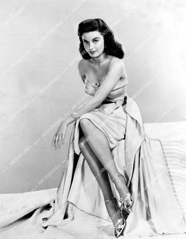 crp-18286 1952 beautiful Elaine Stewart shows off legs in fashion portrait crp-18286