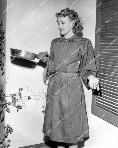 crp-18381 1943 Penny Singleton w frying pan & new blue denim dress apron film It's a Great Life crp-18381