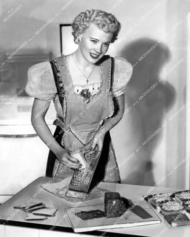 crp-18384 1941 Penny Singleton makes broiled ham & cheese sandwich at home recipe on back crp-18384