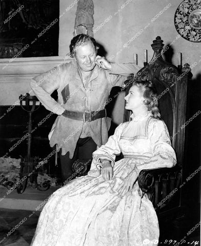 crp-18494 1948 Janet Blair & Edgar Buchanan relax on set film The Black Arrow crp-18494