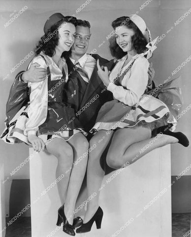 crp-01888 1941 babes Betty Jo Creager, Marion McPherson w Bob Gallagher theatrical play They Can't Get You Down crp-01888