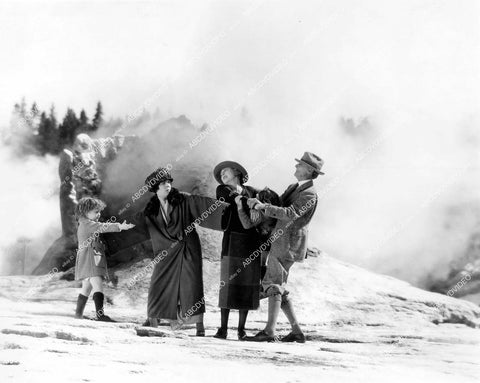 crp-18895 1923 Helene Chadwick, George Walsh vacation at Yellowstone National Park silent film Reno crp-18895