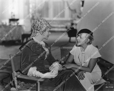 crp-02037 1935 candid Evelyn Laye and friend on set film The Night Is Young crp-02037