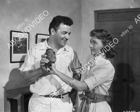 crp-02066 1956 Cornel Wilde, Donna Reed w genuine shrunken head on location film Beyond Mombasa crp-02066