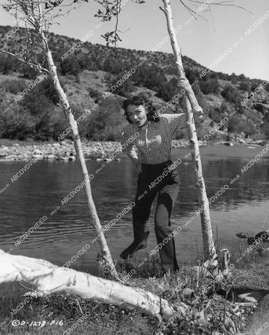 crp-02086 1953 candid Donna Reed does some fishing Oak Creek Ariz on location film Gun Fury crp-02086