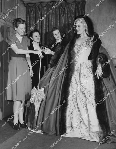 crp-00219 1941 news photo Jarmila Novotna Barnard College Winifred Bach Patricia Lambdin Marjorie Madden benefit opera crp-00219