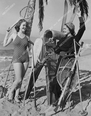 crp-02335 1936 twin beauties Barbara & Gloria Brewster vintage pinups Skiing & Beach babes Venice Beach Cal crp-02335