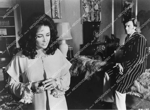crp-02380 1973 Laurence Harvey, Elizabeth Taylor film Night Watch crp-02380