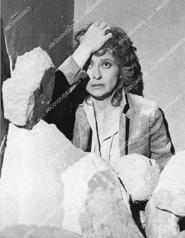 crp-02456 1978 Elizabeth Ashley in the rubble TVM A Fire in the Sky crp-02456