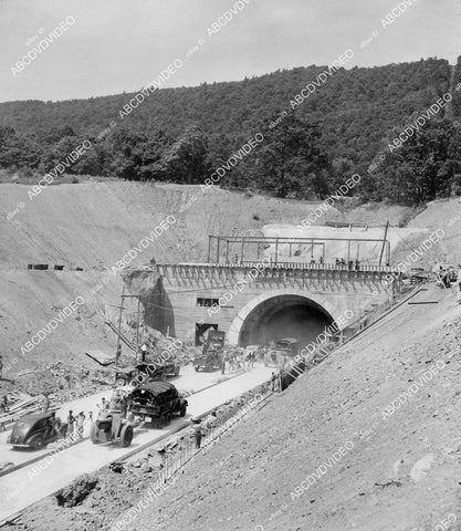crp-02518 1940 army manuevers on new super highway Harrisburg - Pittsburgh PA 1st battalion 108th field artillery crp-02518