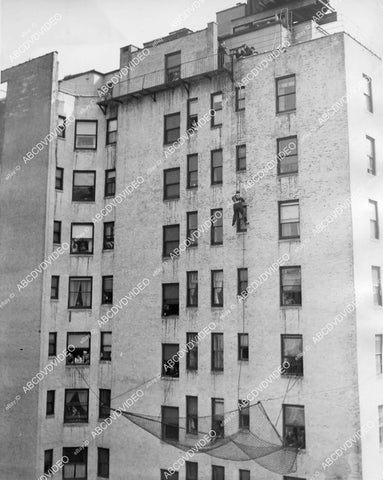 crp-02533 1942 police rescue barricaded woman 10th floor William Stexner, Emergency Squad 3, New York crp-02533
