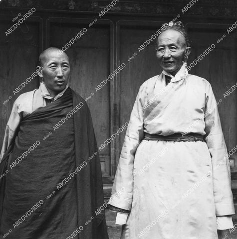 crp-02543 1930's foreign ministers of Dalai Lama pose in Tibet for Lowell Tomas documentary crp-02543