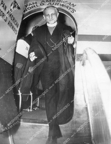 crp-02574 1946 Monsignor Manuel Artega Betancourt of Cuba arrives Miami to meet Pope Pius XII crp-02574