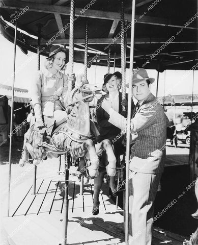 crp-02636 1936 candid Chester Morris, Marian Marsh, Margot Grahame on carousel at Pacific Ocean Park crp-02636