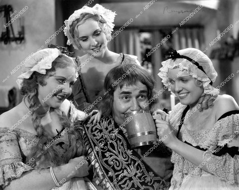 crp-02821 1934 Noah Beery w buxom beermaids film Cockeyed Cavaliers crp-02821