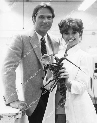 crp-02927 1985 Gil Gerard, Victoria Principal w a lobster TVM Not Just Another Affair crp-02927