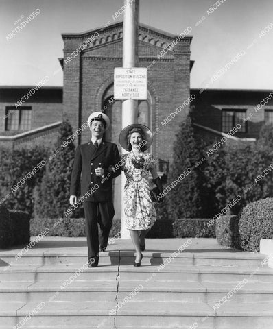 crp-03223 1942 Larry Parks, Jean Parker Los Angeles Exposition Park film Hello, Annapolis crp-03223