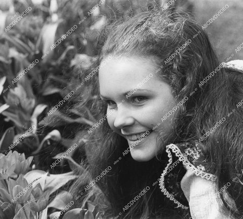 crp-03562 1972 15 yo ballet student Fiona Fullerton lands Alice in Wonderland roll crp-03562