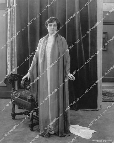 crp-03645 1919 silent film star Maxine Elliott w Goldwyn Studios stamp on back crp-03645